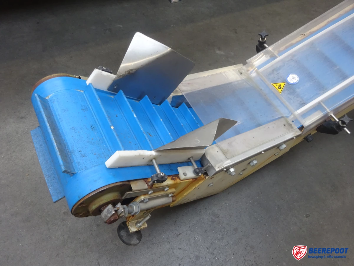 Opvoerband met dubbele knik